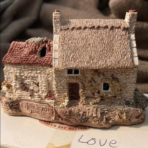 LilliPut Lane 1989 Miniature Masterpiece Handmade-Cobbler Cottage - Picture 4 of 10